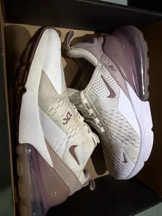 Nike Women’s Air Max 270 Pale Pink/White Athletic Sneakers-Read - Picture 2 of 9